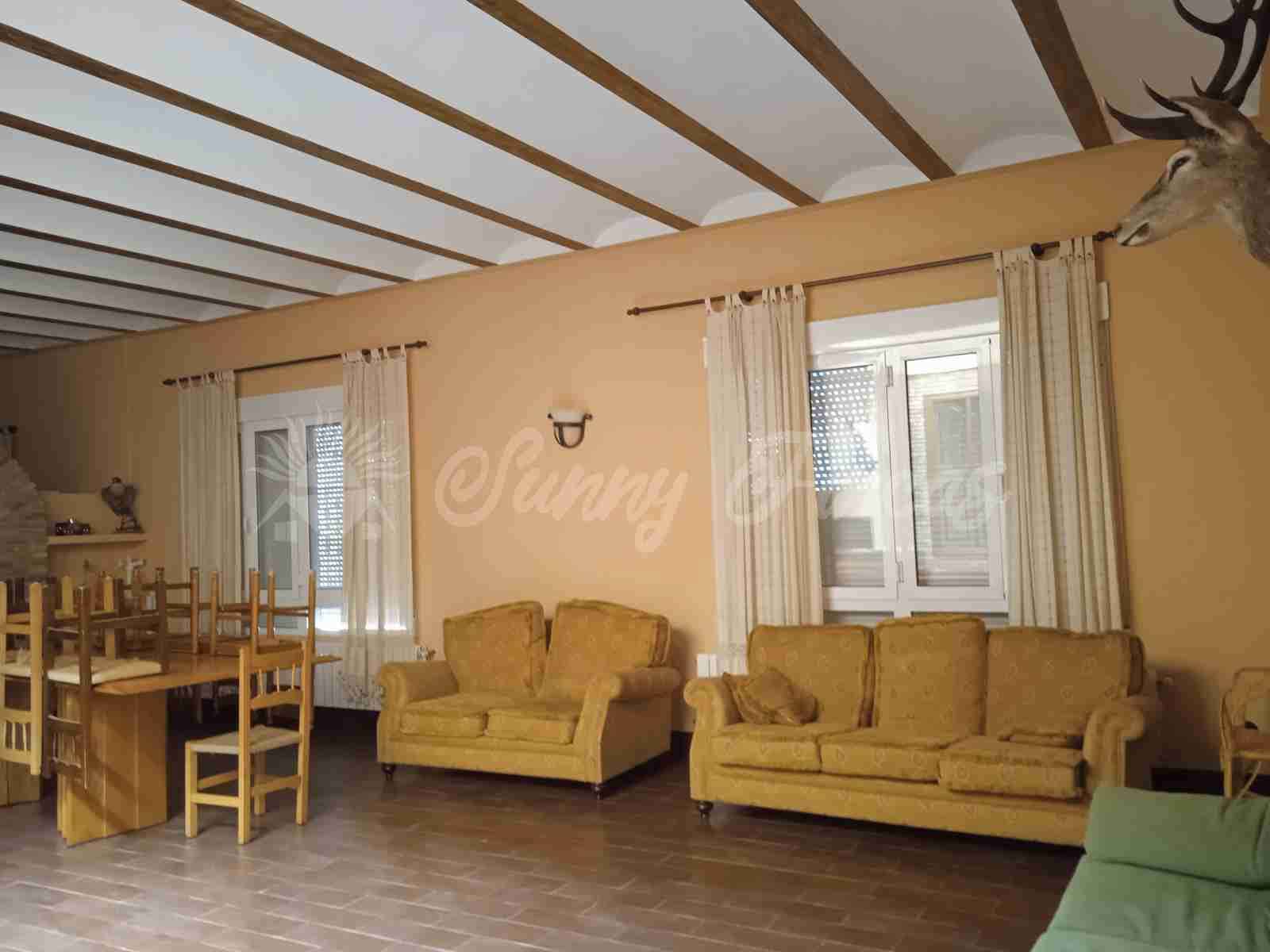 5 slaapkamer Finca/Landhuis te koop in Chinchilla de Monte-Aragon met garage - € 236.000 (Ref: 8045710)