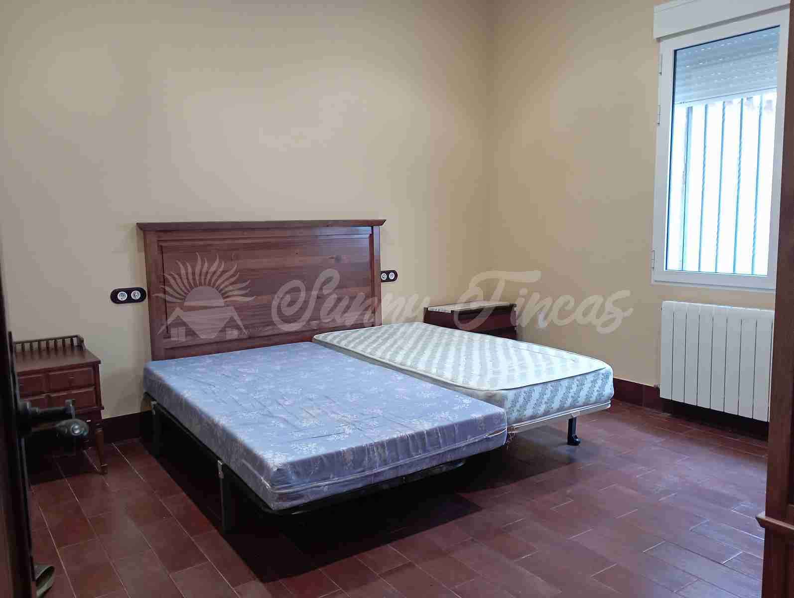 5 slaapkamer Finca/Landhuis te koop in Chinchilla de Monte-Aragon met garage - € 236.000 (Ref: 8045710)