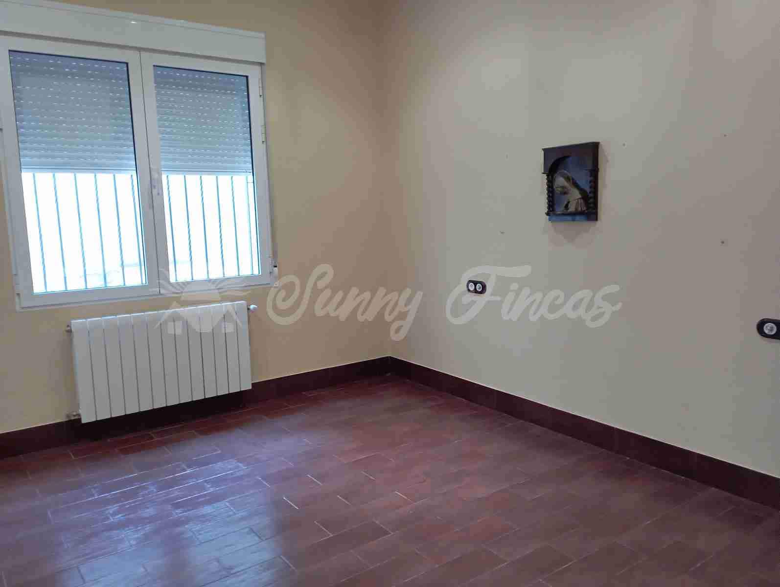 5 slaapkamer Finca/Landhuis te koop in Chinchilla de Monte-Aragon met garage - € 236.000 (Ref: 8045710)