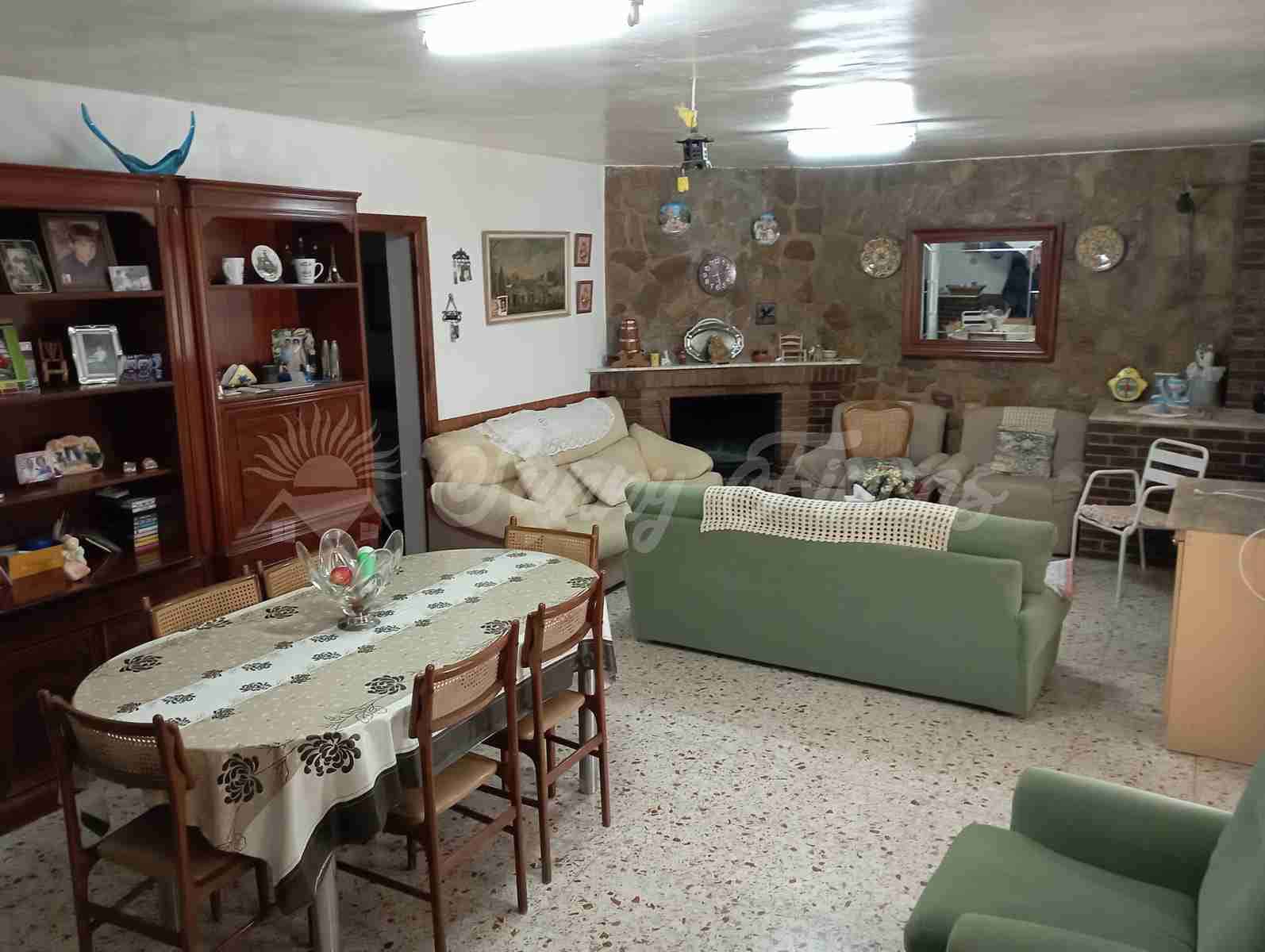 6 bedroom Finca/Country House for sale in Yecla with pool garage - € 199,000 (Ref: 8176037)