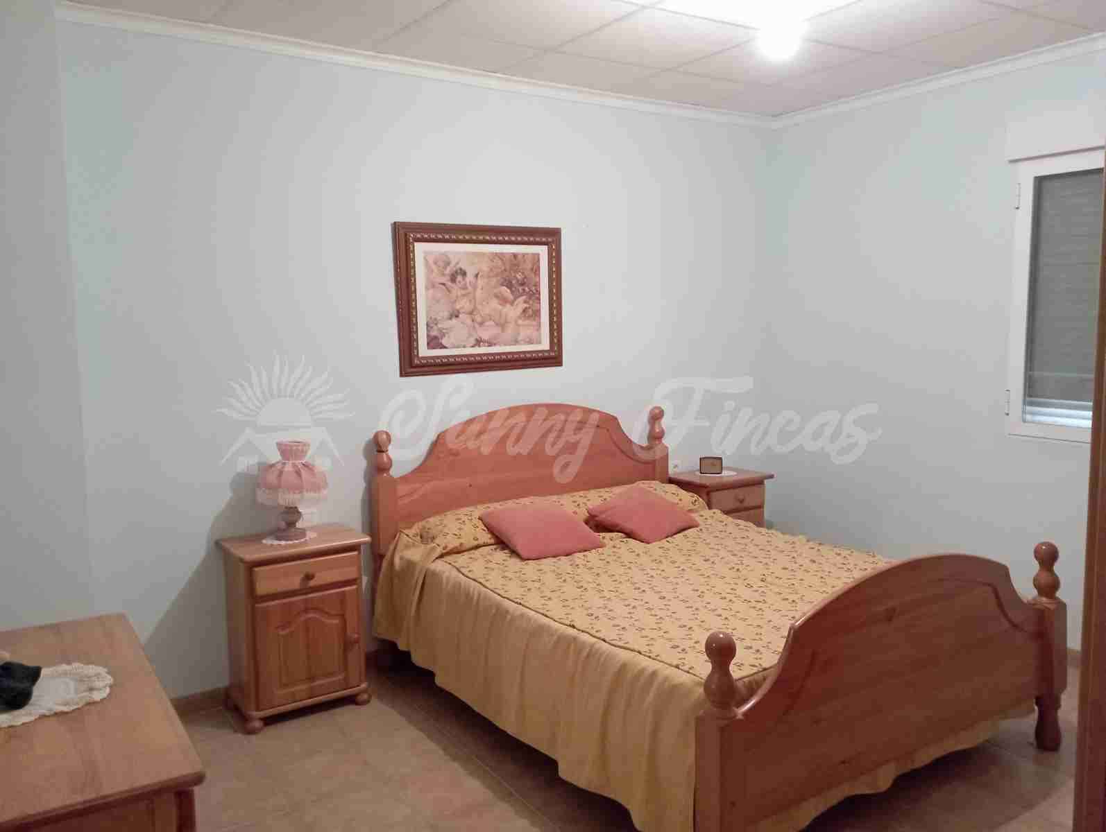 6 bedroom Finca/Country House for sale in Yecla with pool garage - € 199,000 (Ref: 8176037)