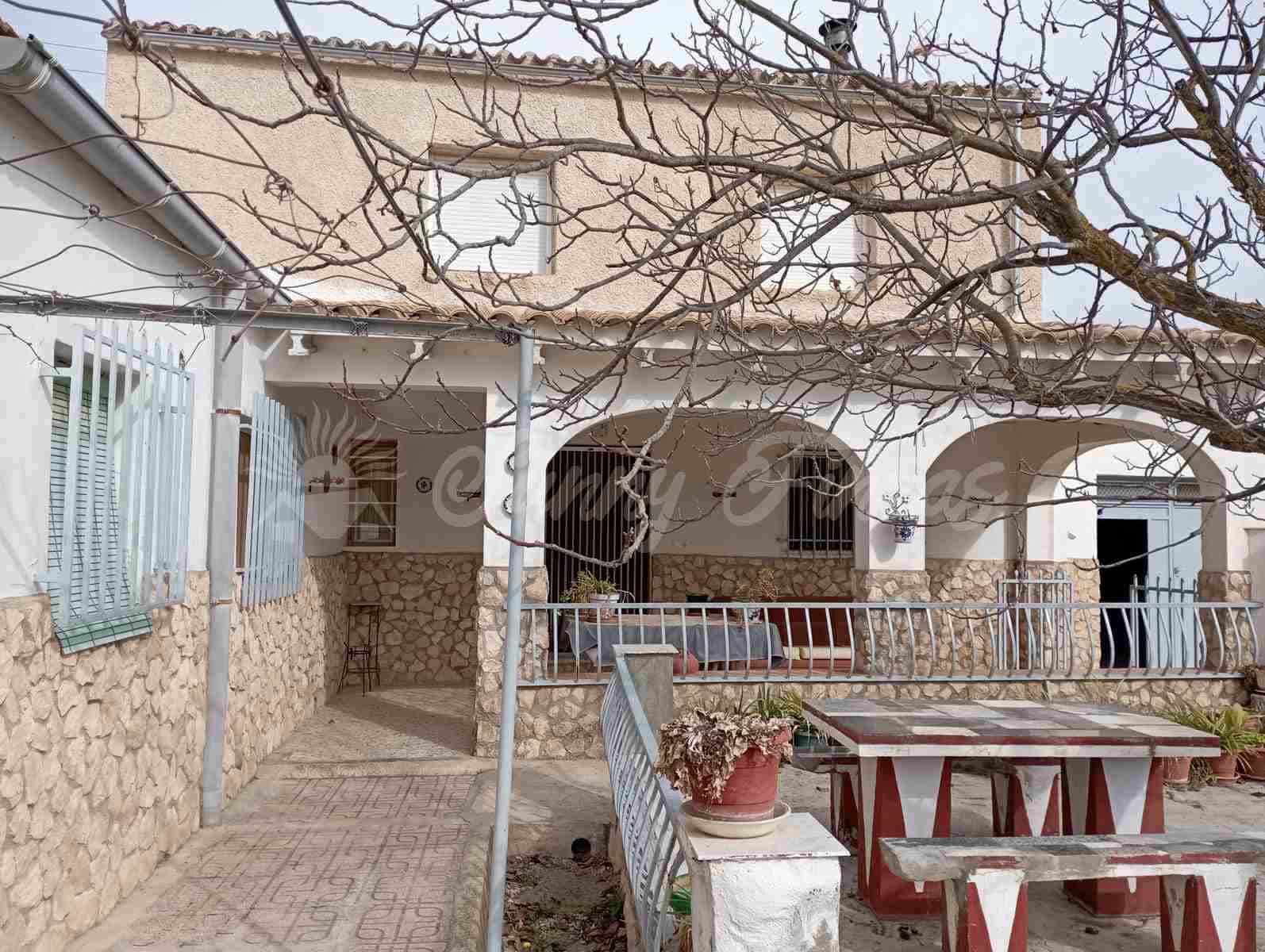 6 bedroom Finca/Country House for sale in Yecla with pool garage - € 199,000 (Ref: 8176037)