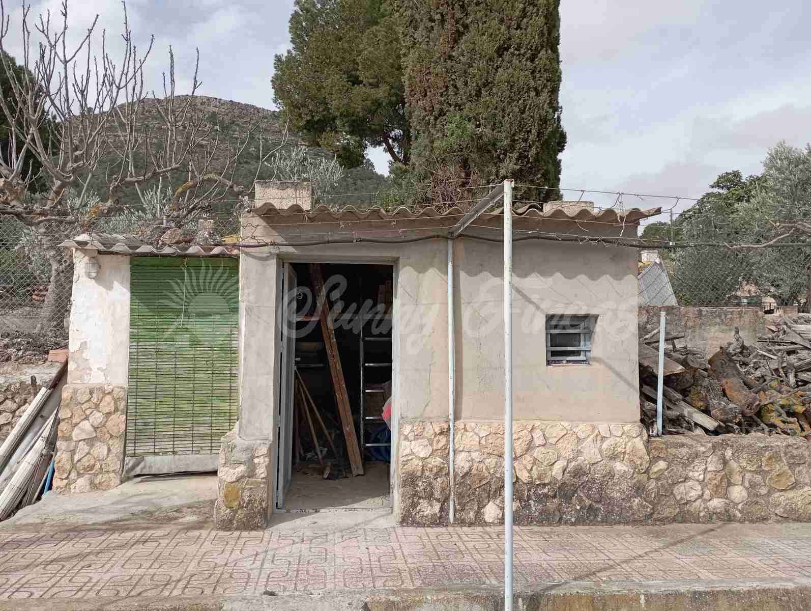 6 bedroom Finca/Country House for sale in Yecla with pool garage - € 199,000 (Ref: 8176037)