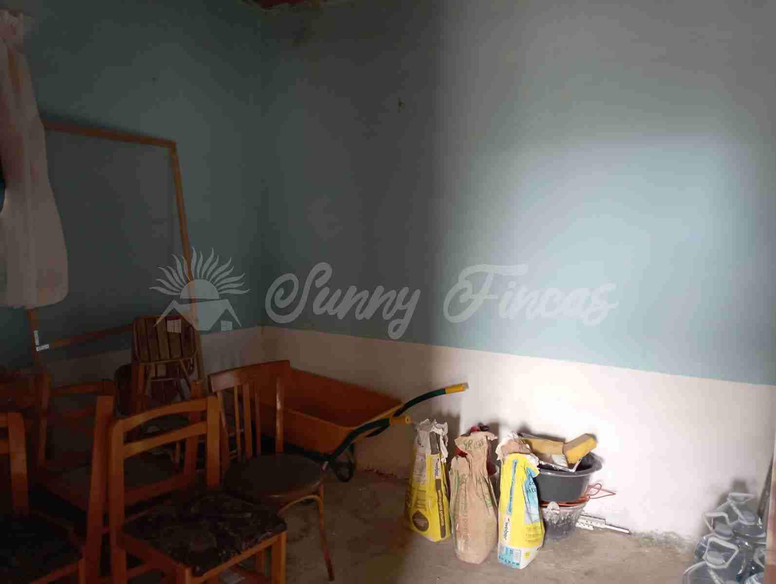 2 bedroom Finca/Country House for sale in Caudete - € 58,000 (Ref: 8406151)