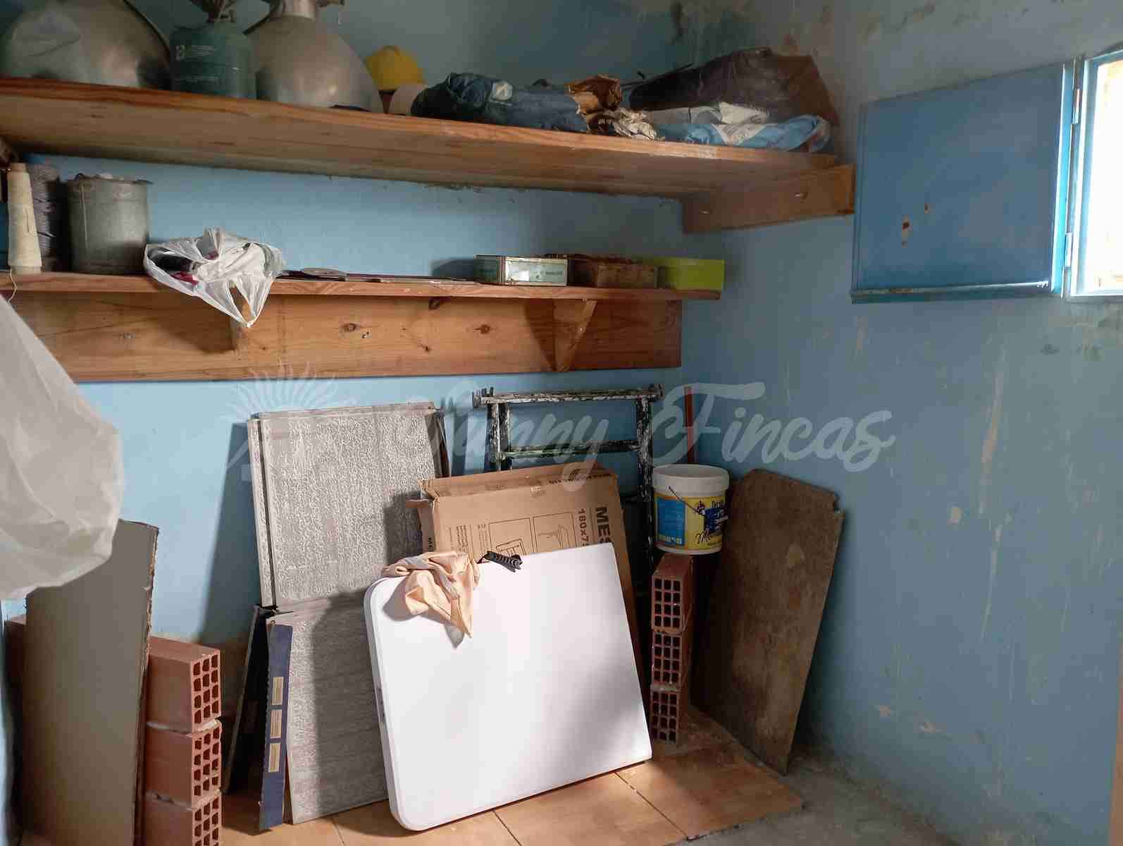 2 bedroom Finca/Country House for sale in Caudete - € 58,000 (Ref: 8406151)