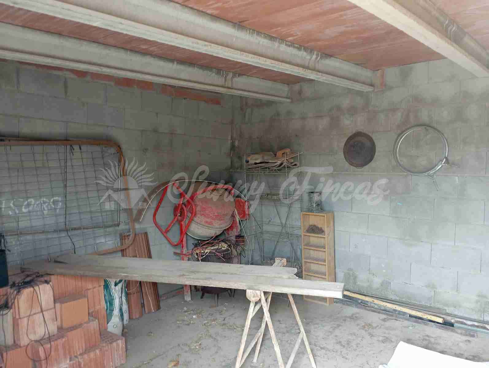 2 bedroom Finca/Country House for sale in Caudete - € 58,000 (Ref: 8406151)