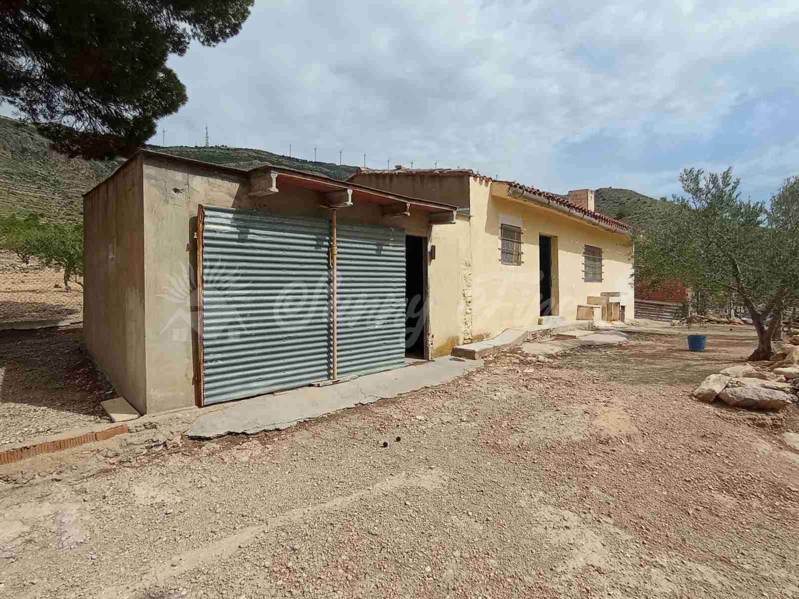 2 bedroom Finca/Country House for sale in Caudete - € 58,000 (Ref: 8406151)