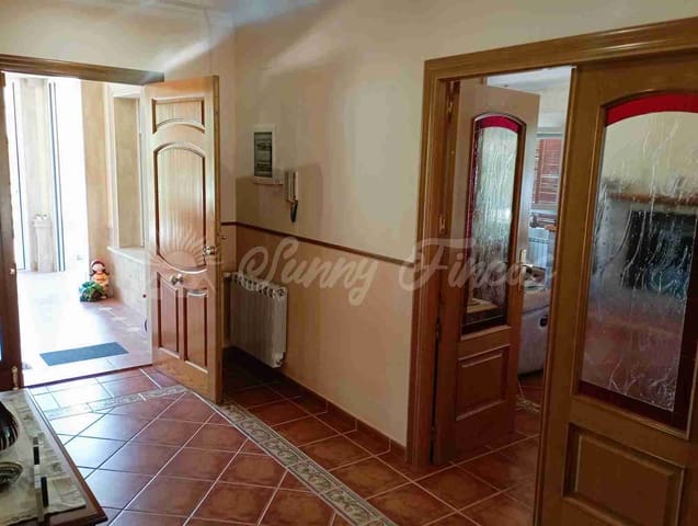 5 sypialnia Willa na sprzedaż w Yecla z basenem garażem - 480 000 € (Ref: 8406404)