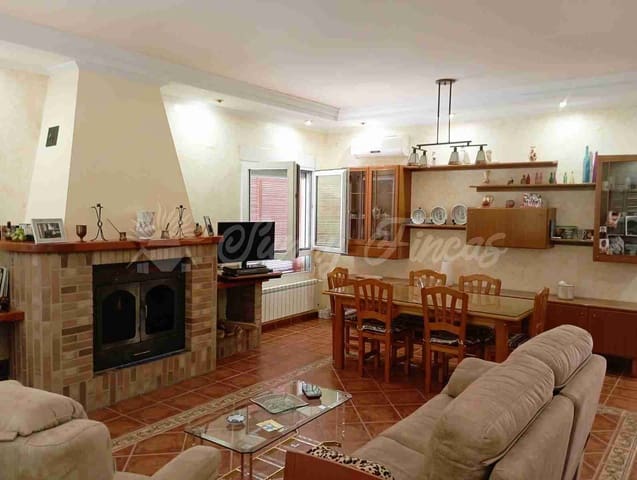 5 sypialnia Willa na sprzedaż w Yecla z basenem garażem - 480 000 € (Ref: 8406404)