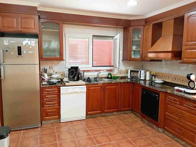 5 sypialnia Willa na sprzedaż w Yecla z basenem garażem - 480 000 € (Ref: 8406404)