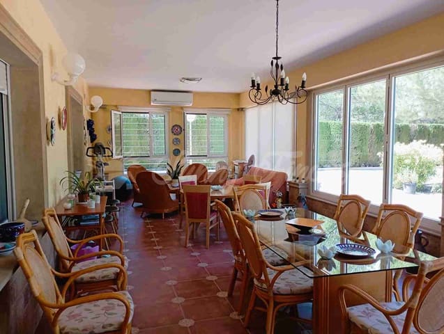 5 sypialnia Willa na sprzedaż w Yecla z basenem garażem - 480 000 € (Ref: 8406404)