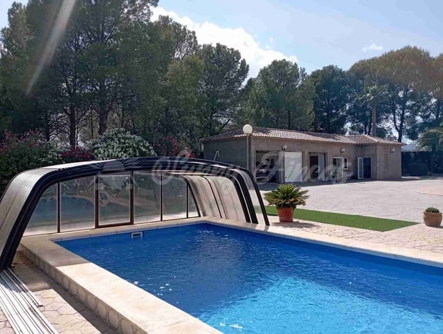 5 sypialnia Willa na sprzedaż w Yecla z basenem garażem - 480 000 € (Ref: 8406404)