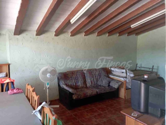 6 bedroom Finca/Country House for sale in Monóvar / Monóver with garage - € 115,000 (Ref: 8508078)