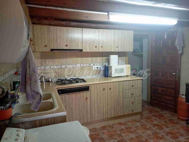 6 bedroom Finca/Country House for sale in Monóvar / Monóver with garage - € 115,000 (Ref: 8508078)