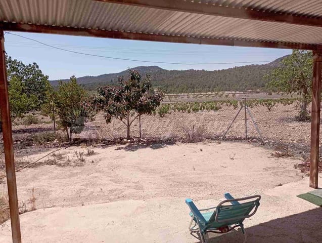 6 bedroom Finca/Country House for sale in Monóvar / Monóver with garage - € 115,000 (Ref: 8508078)