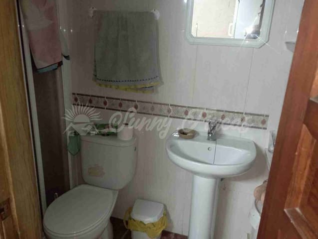 6 bedroom Finca/Country House for sale in Monóvar / Monóver with garage - € 115,000 (Ref: 8508078)