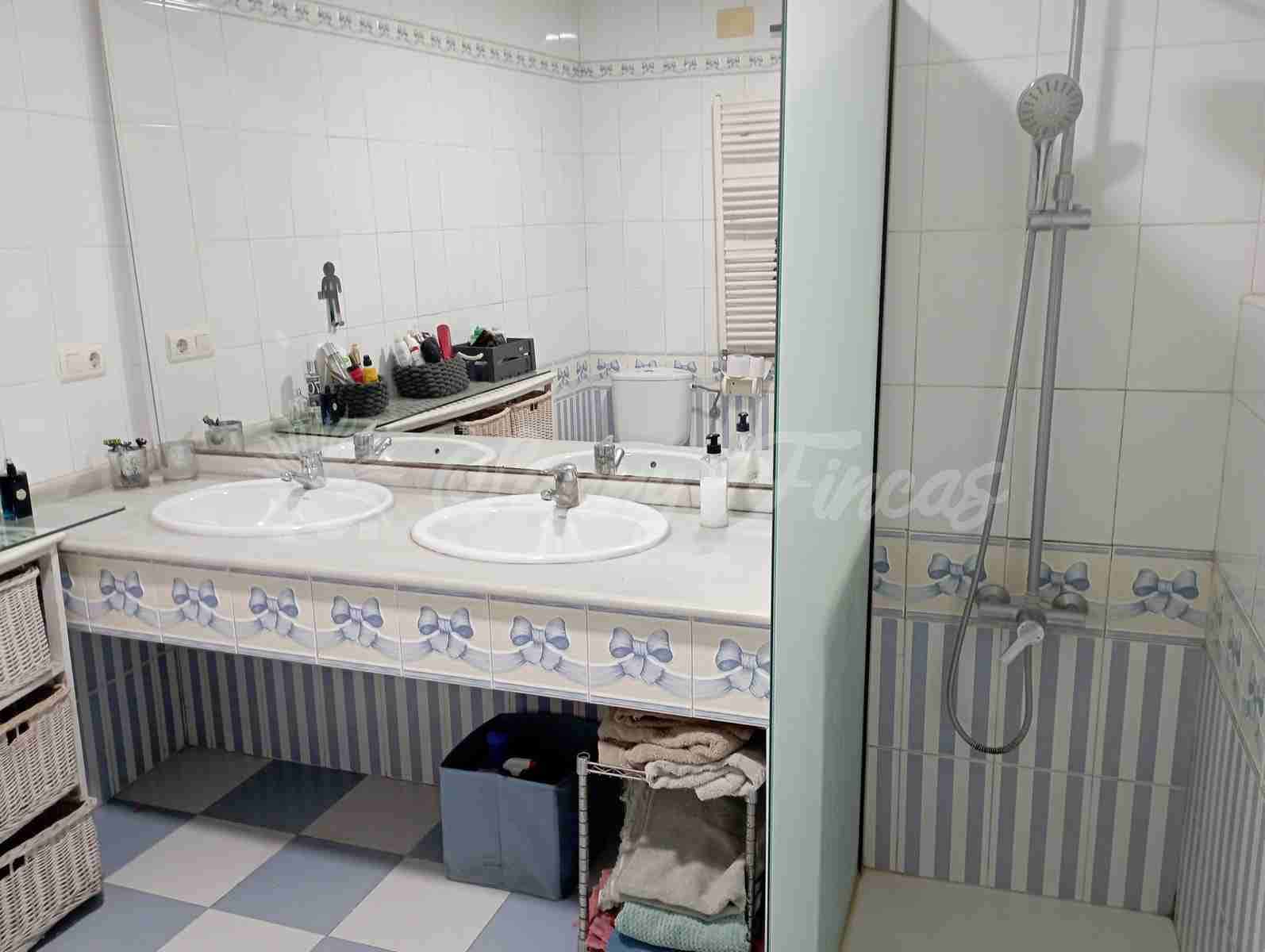 5 soverom Hus til salgs i Yecla - € 180 000 (Ref: 8524670)