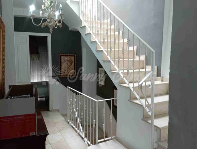 5 soverom Hus til salgs i Yecla - € 180 000 (Ref: 8524670)