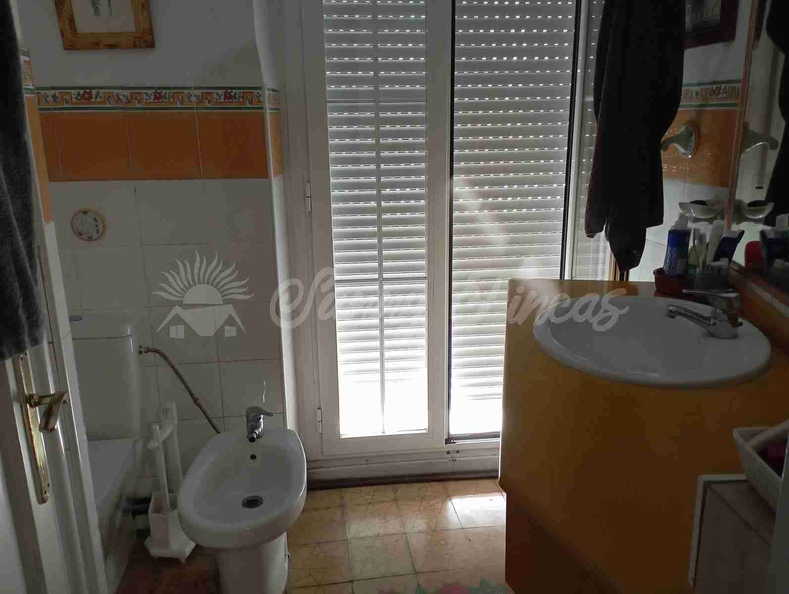 5 soverom Hus til salgs i Yecla - € 180 000 (Ref: 8524670)