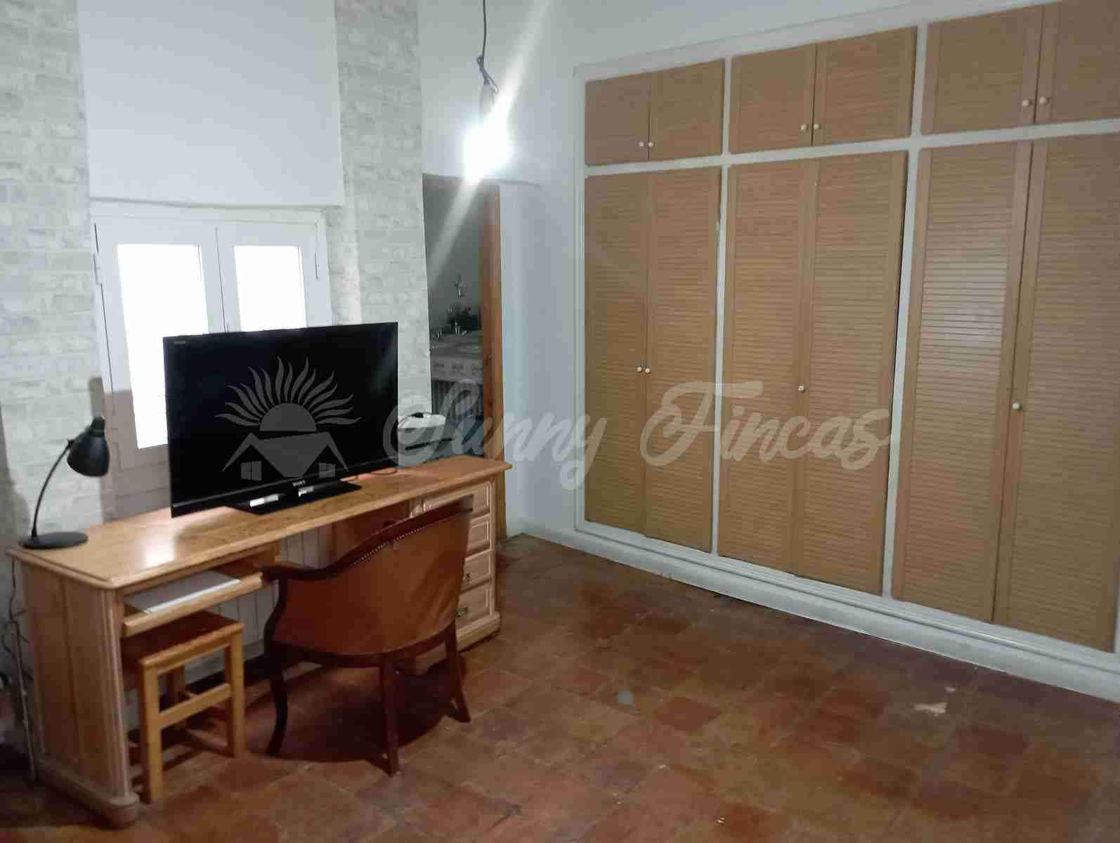 5 soverom Hus til salgs i Yecla - € 180 000 (Ref: 8524670)