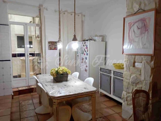 5 soverom Hus til salgs i Yecla - € 180 000 (Ref: 8524670)