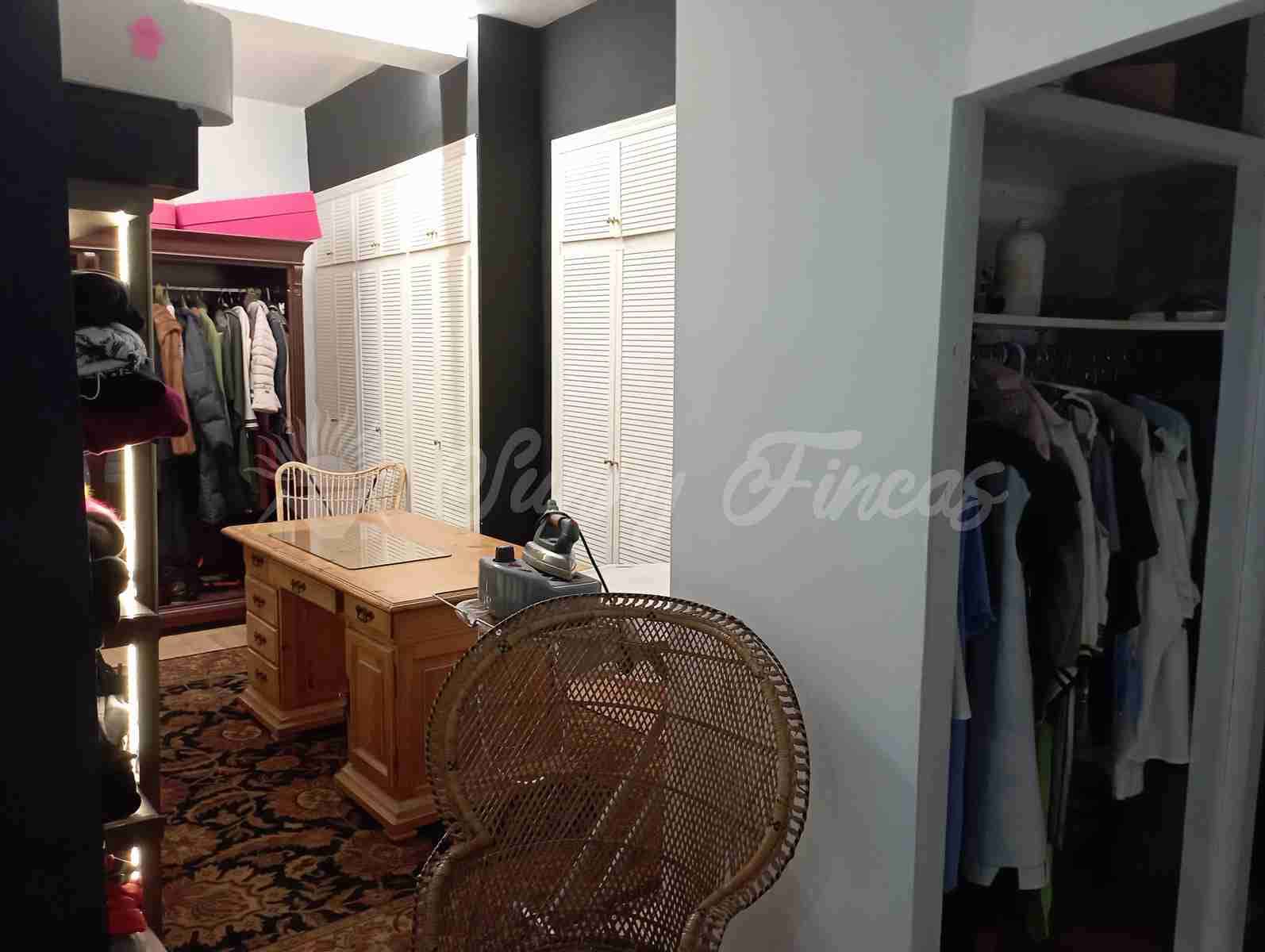 5 soverom Hus til salgs i Yecla - € 180 000 (Ref: 8524670)