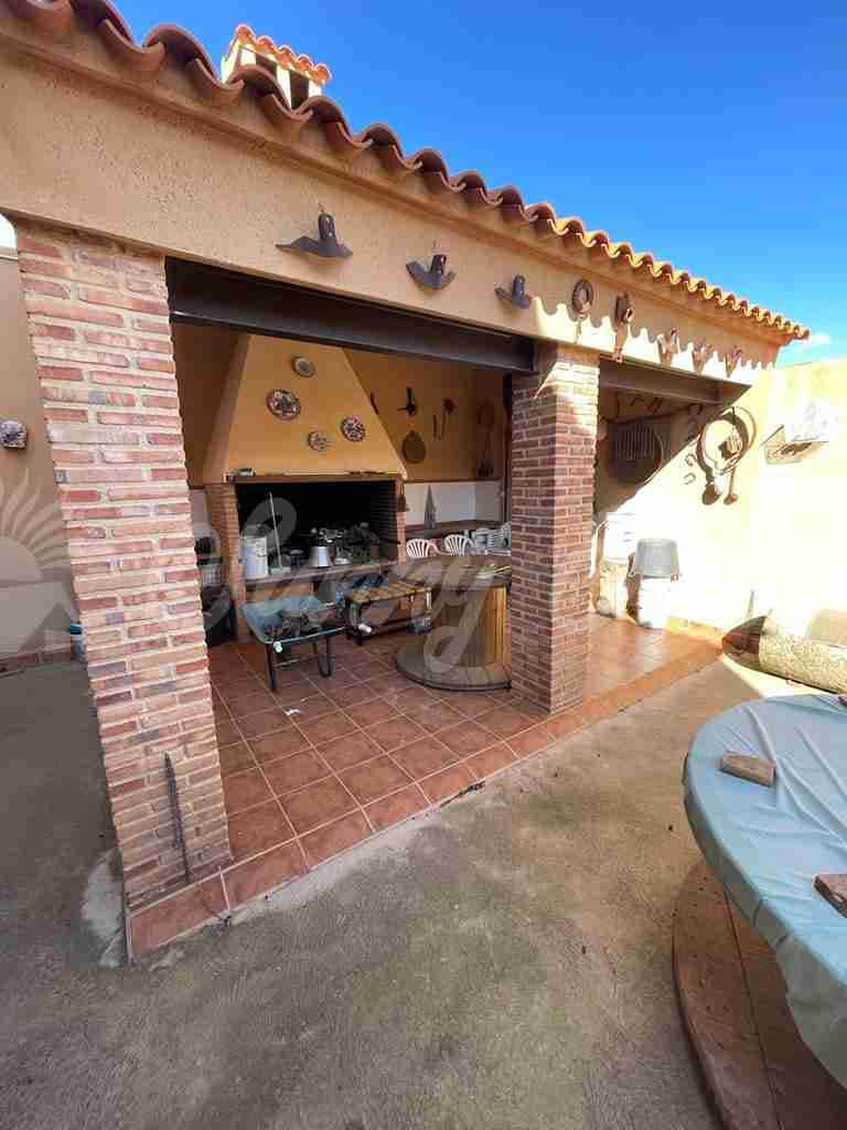 5 soveværelse Finca/Landehus til salg i Almansa - € 560.000 (Ref: 8586659)
