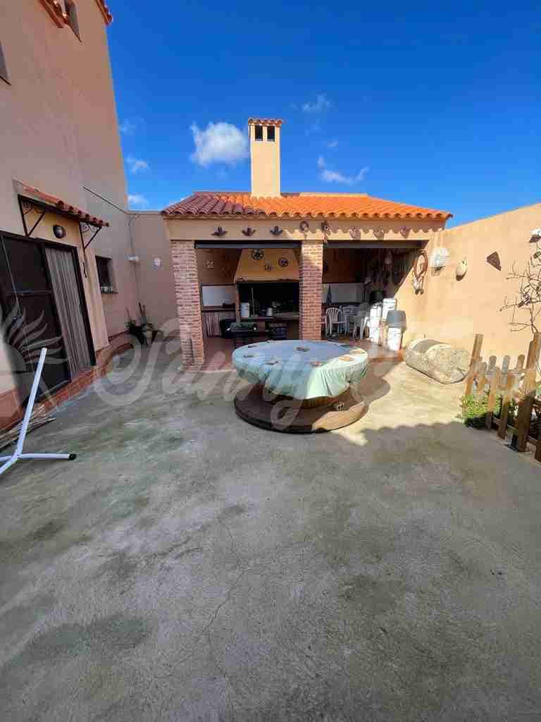 5 soveværelse Finca/Landehus til salg i Almansa - € 560.000 (Ref: 8586659)