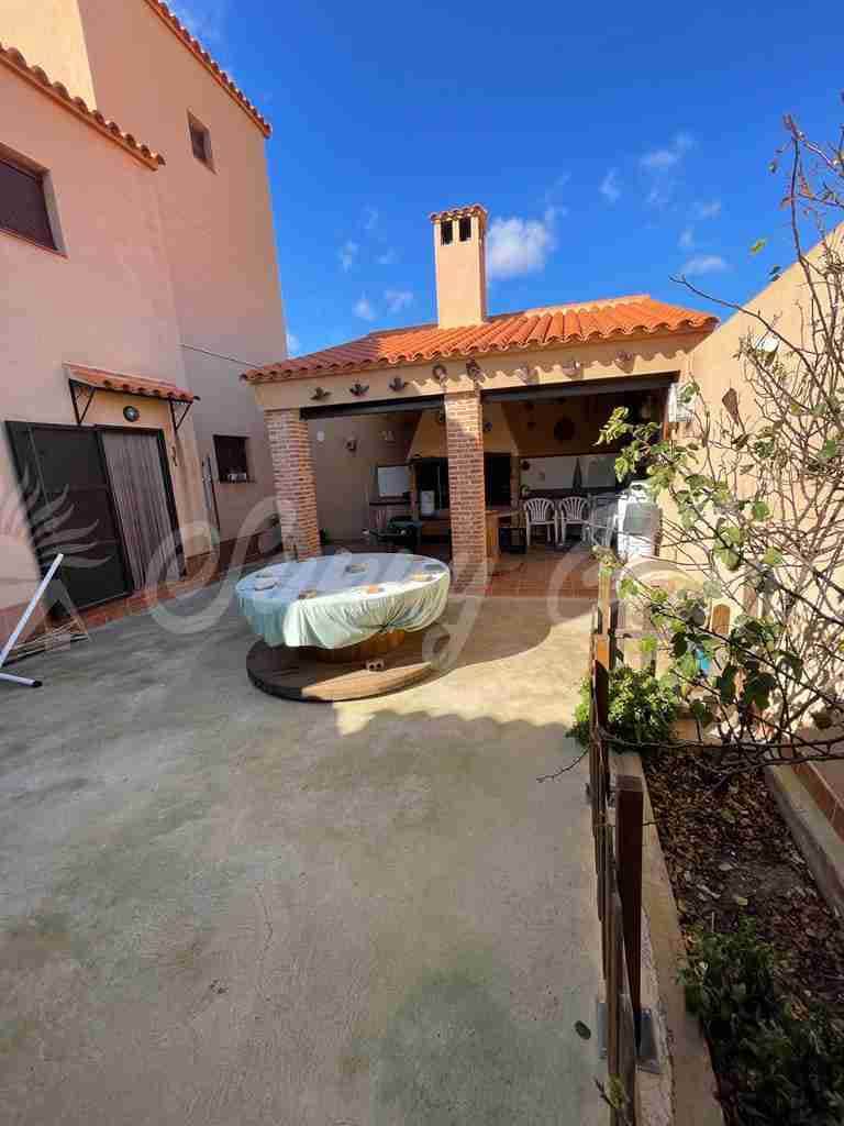 5 soveværelse Finca/Landehus til salg i Almansa - € 560.000 (Ref: 8586659)