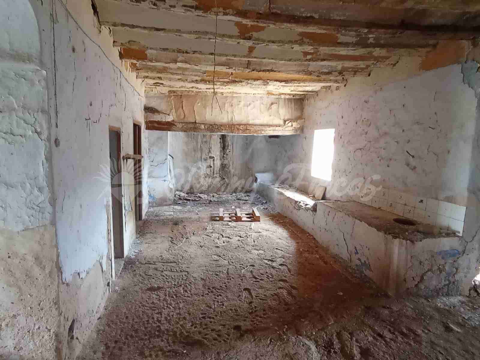 Finca/Herregård til salgs i Yecla - € 39 000 (Ref: 8594398)