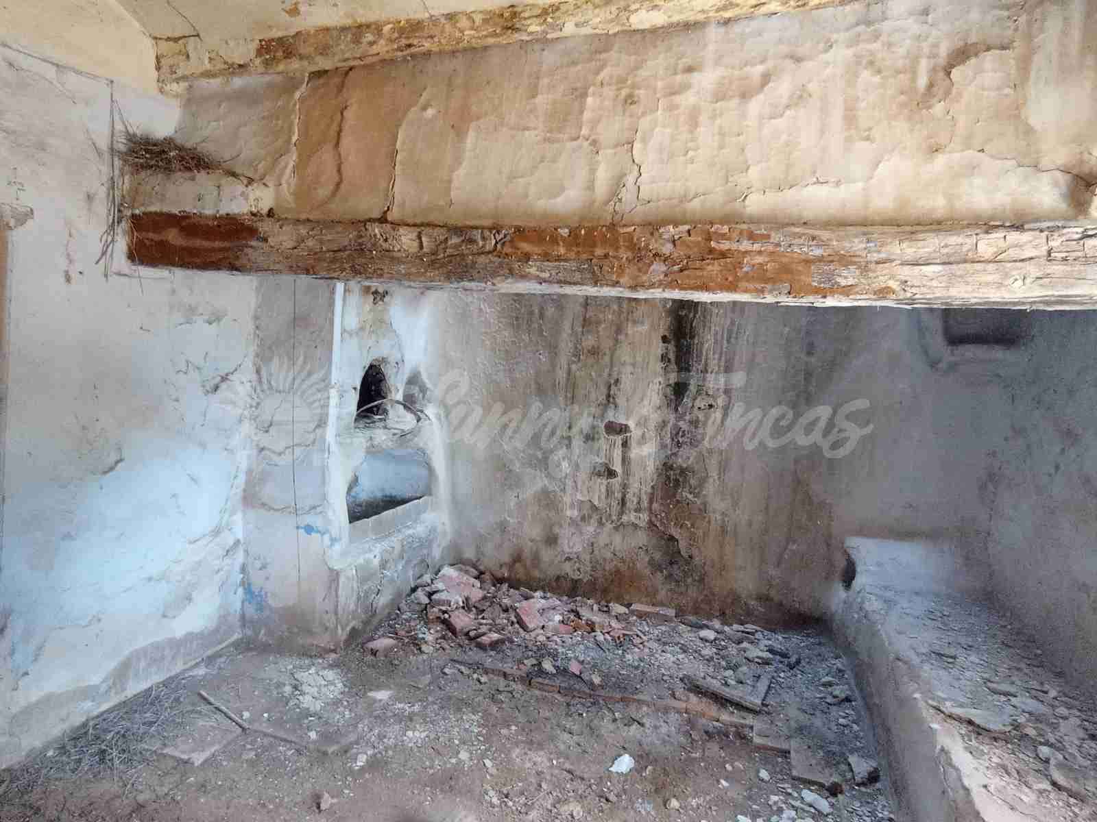 Finca/Herregård til salgs i Yecla - € 39 000 (Ref: 8594398)