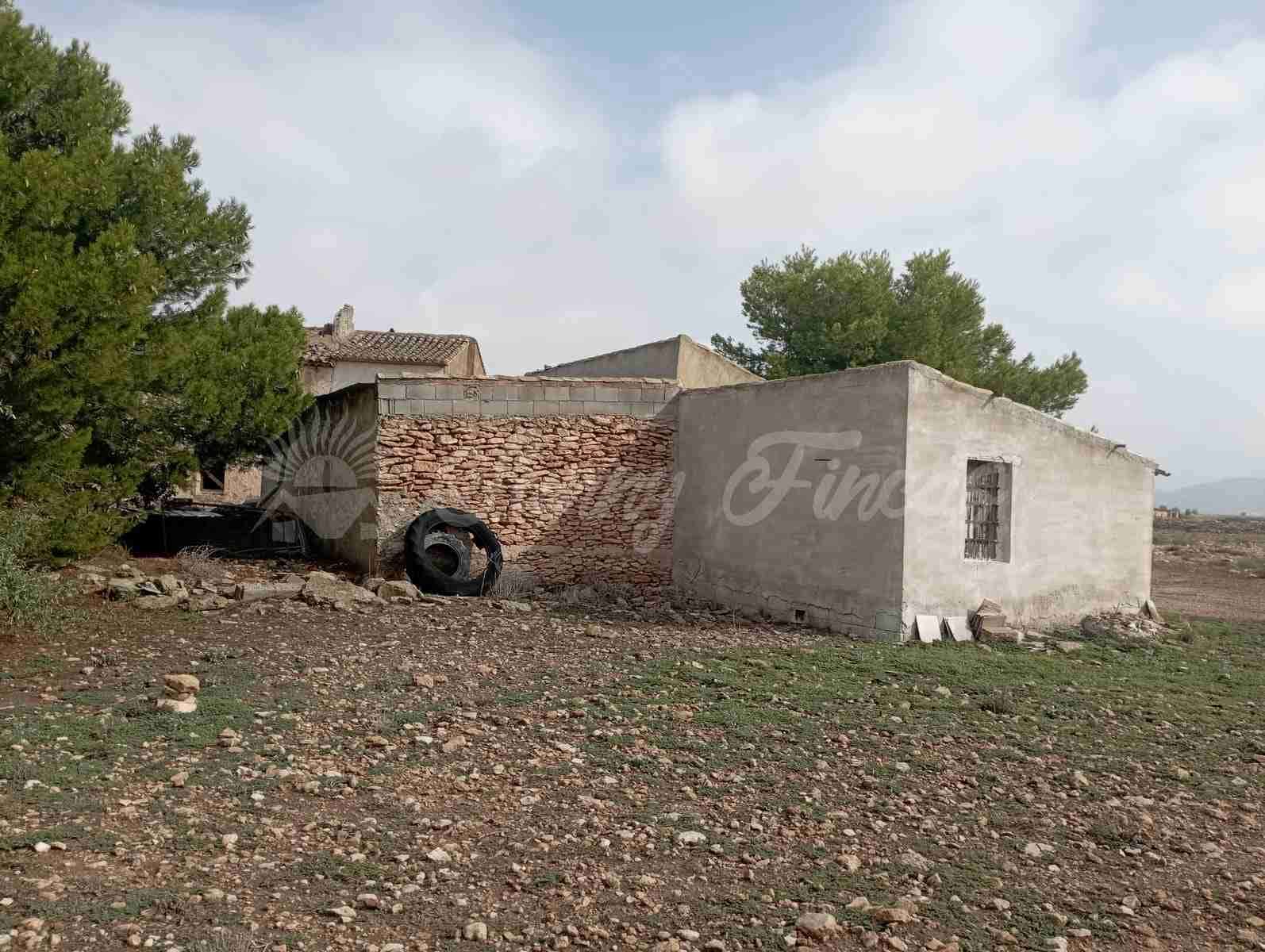 Finca/Herregård til salgs i Yecla - € 39 000 (Ref: 8594398)