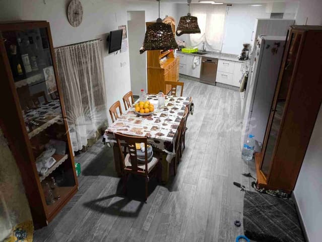 5 bedroom Townhouse for sale in Higueruela with garage - € 149,900 (Ref: 8668717)