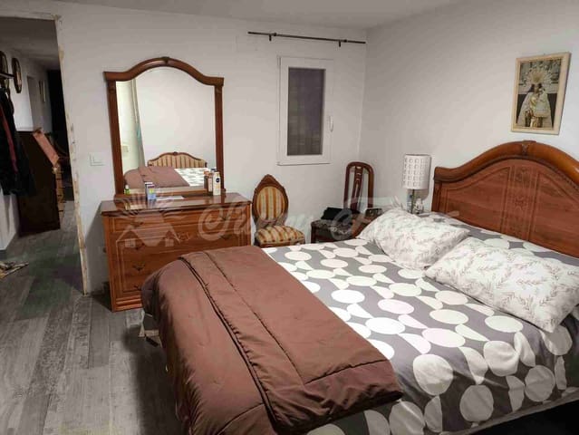 5 bedroom Townhouse for sale in Higueruela with garage - € 149,900 (Ref: 8668717)