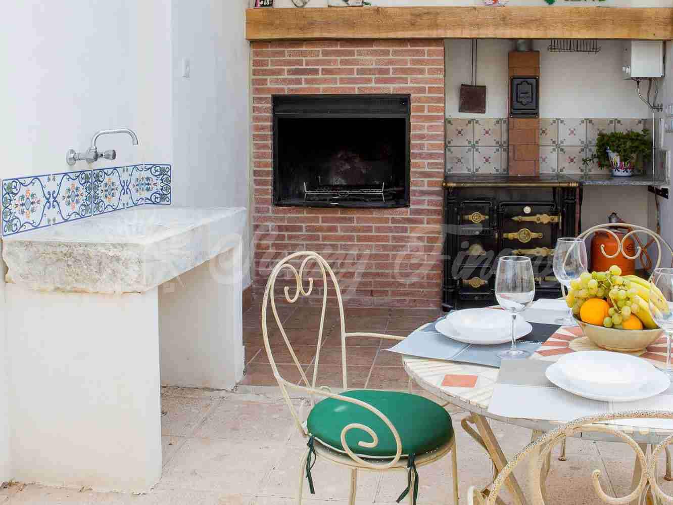 4 bedroom Guesthouse/B & B for sale in Raspay - € 140,000 (Ref: 8734767)