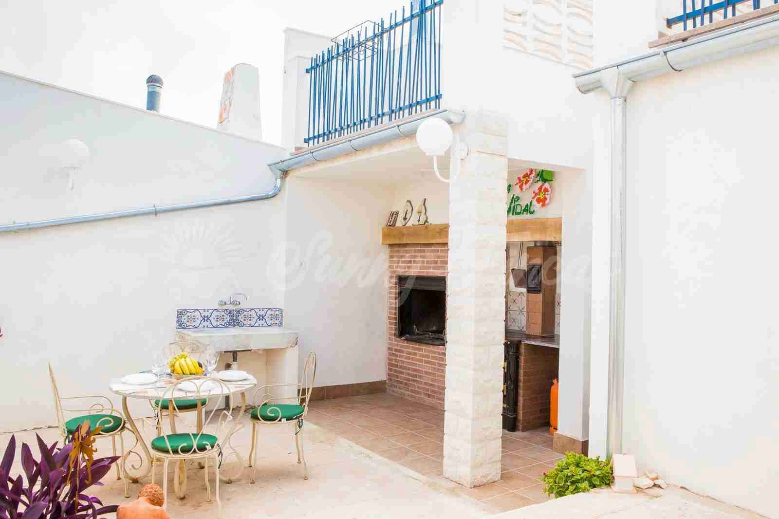 4 bedroom Guesthouse/B & B for sale in Raspay - € 140,000 (Ref: 8734767)