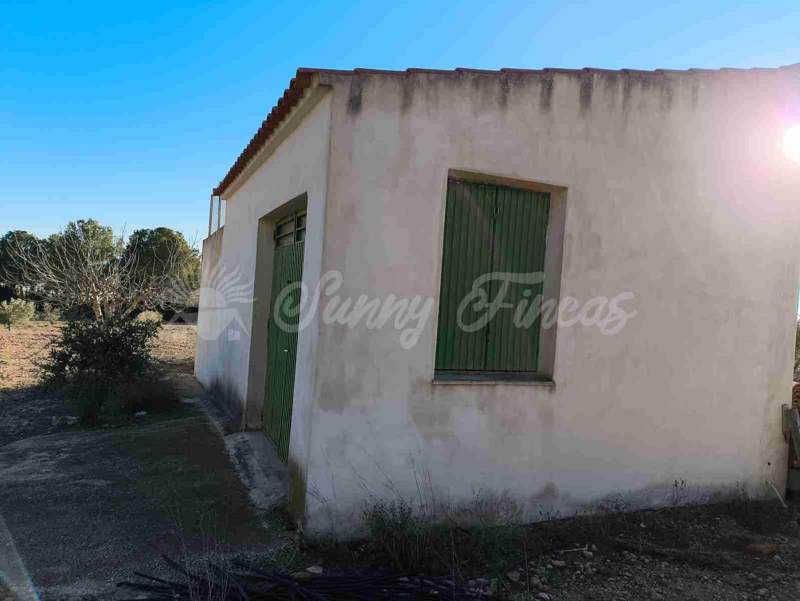 10 soveværelse Finca/Landehus til salg i Yecla med swimmingpool garage - € 185.000 (Ref: 8823507)