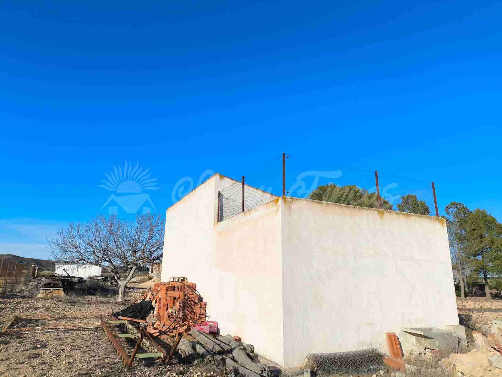 10 soveværelse Finca/Landehus til salg i Yecla med swimmingpool garage - € 185.000 (Ref: 8823507)