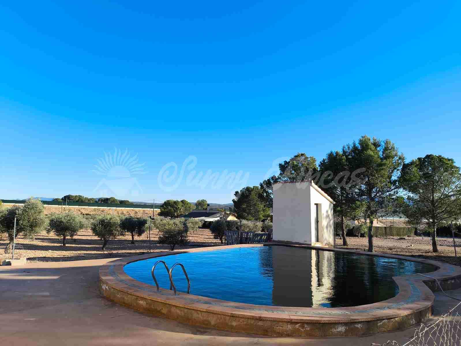 10 soveværelse Finca/Landehus til salg i Yecla med swimmingpool garage - € 185.000 (Ref: 8823507)