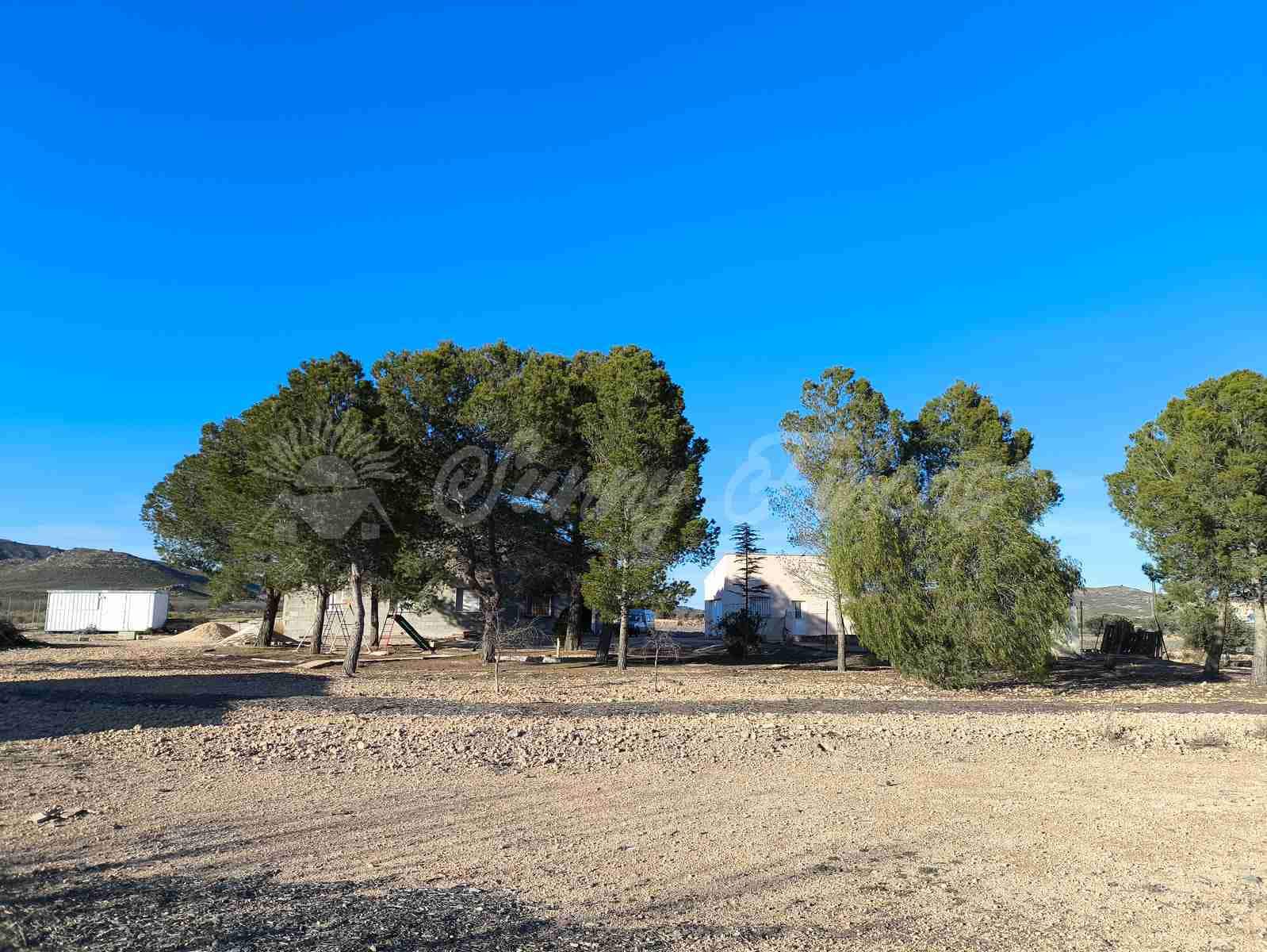 10 soveværelse Finca/Landehus til salg i Yecla med swimmingpool garage - € 185.000 (Ref: 8823507)