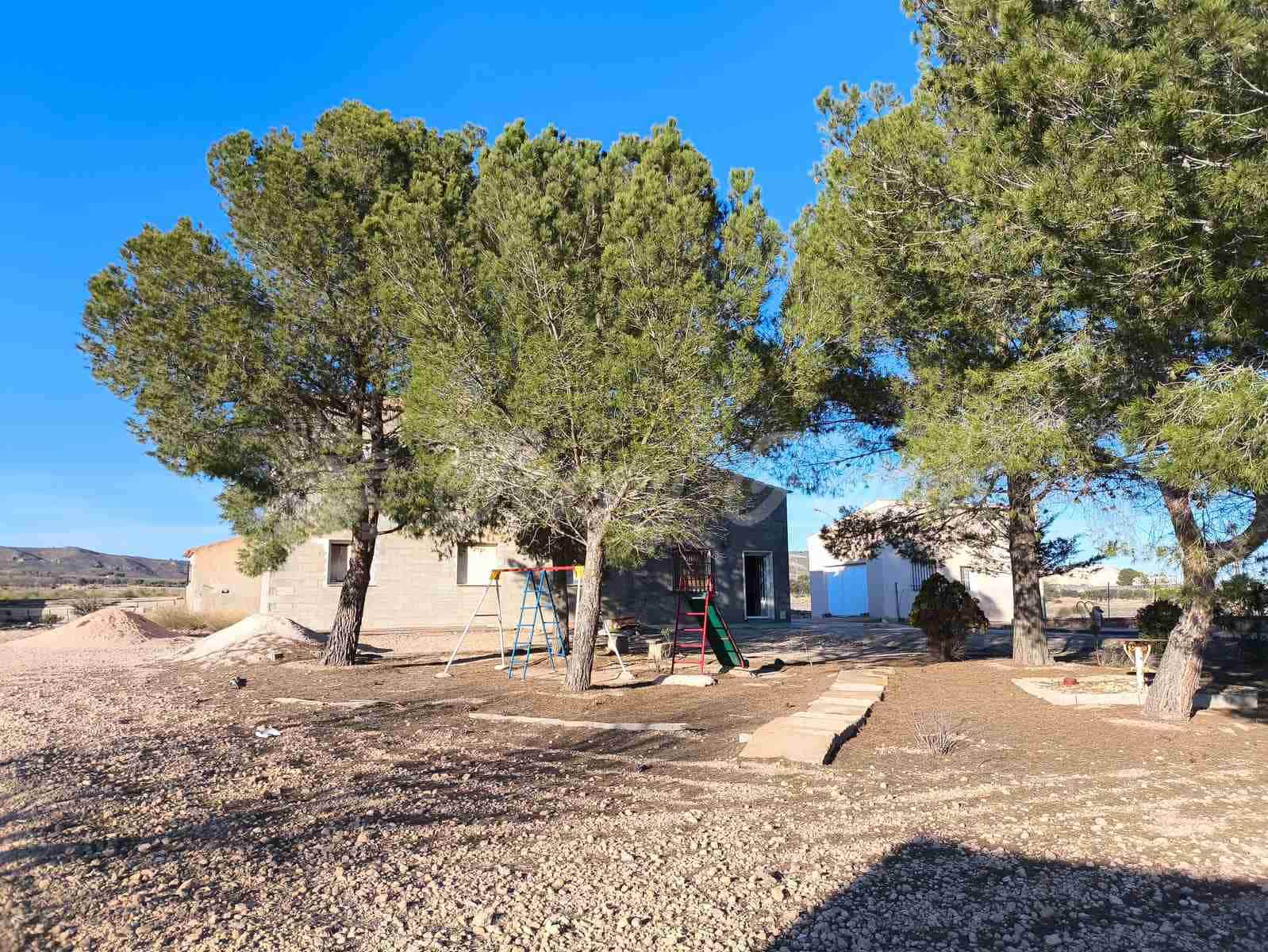 10 soveværelse Finca/Landehus til salg i Yecla med swimmingpool garage - € 185.000 (Ref: 8823507)