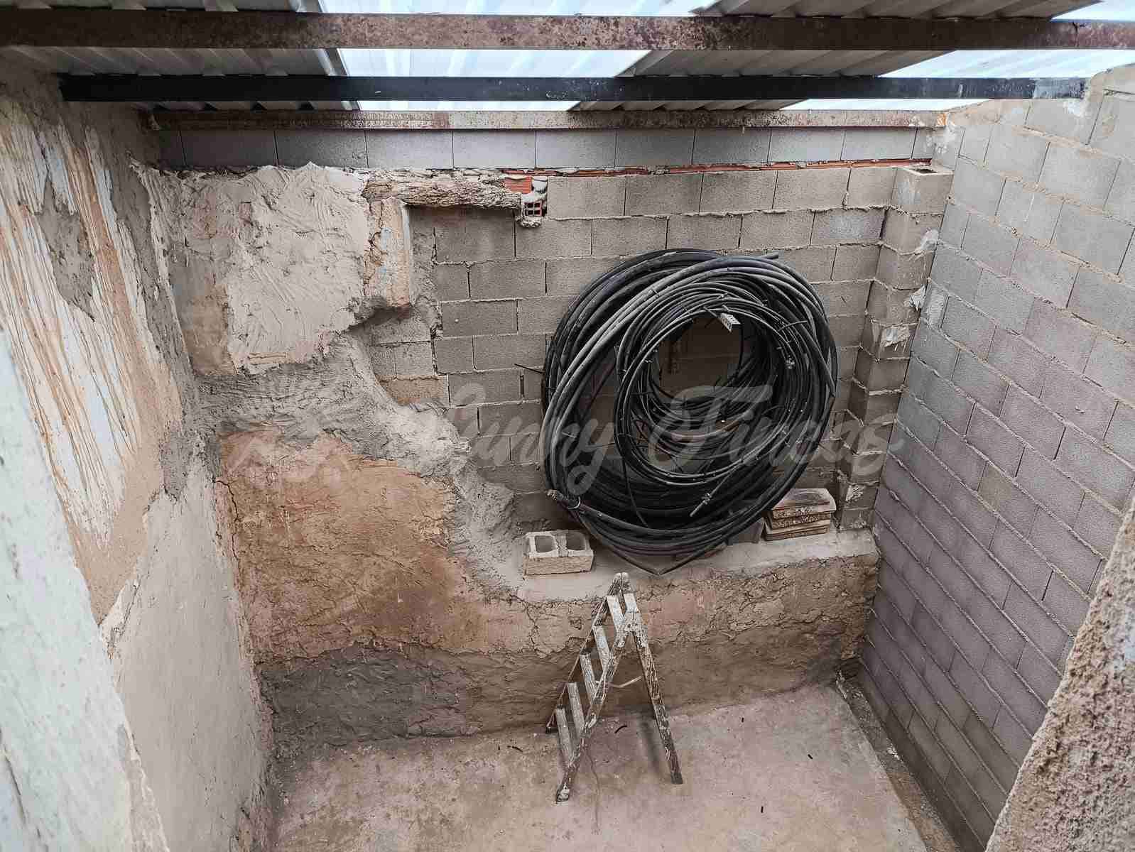 4 slaapkamer Finca/Landhuis te koop in Yecla met garage - € 49.900 (Ref: 8953949)