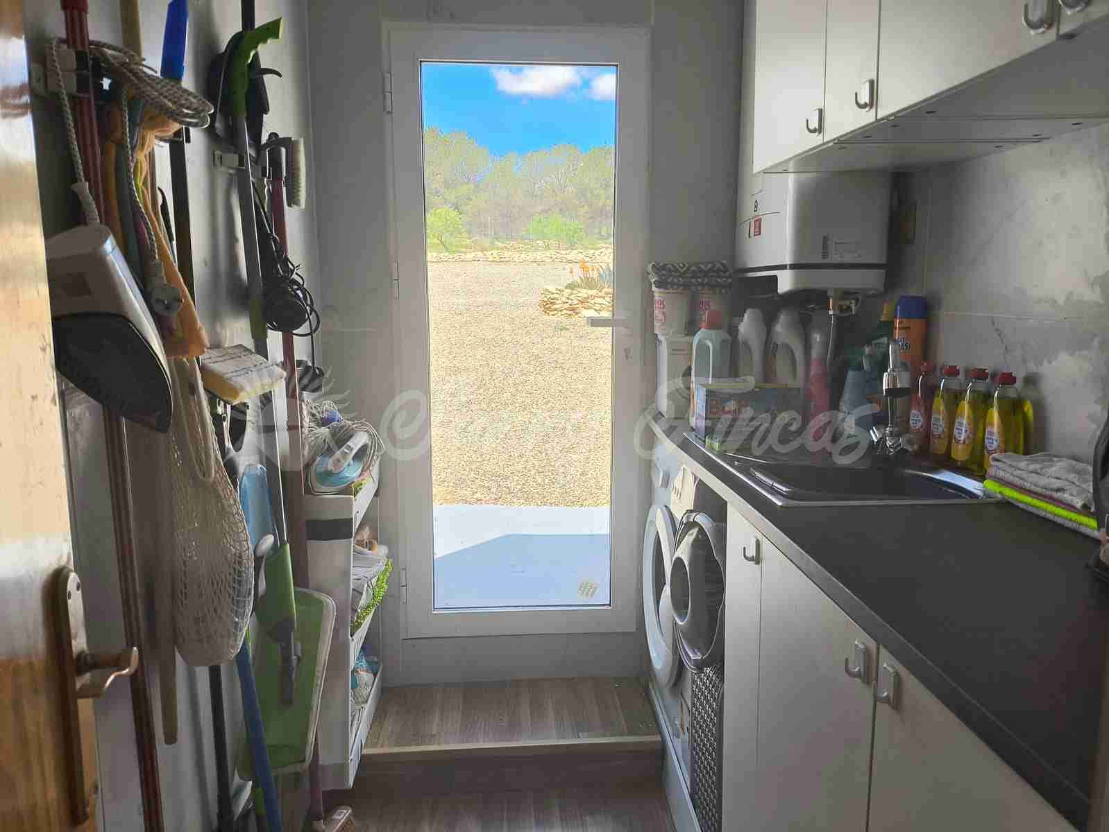 2 bedroom Finca/Country House for sale in Yecla with pool garage - € 250,000 (Ref: 8954851)