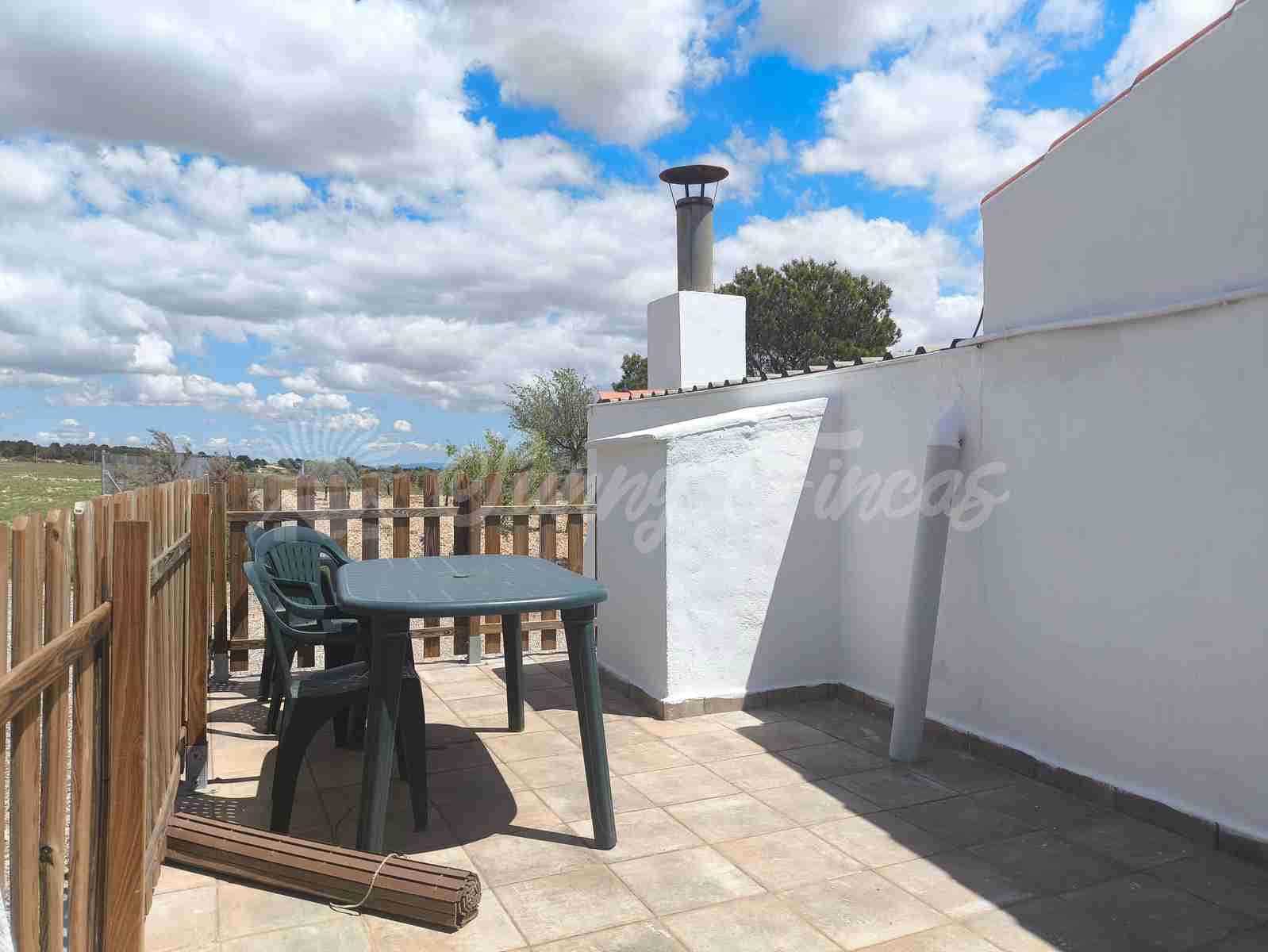 2 bedroom Finca/Country House for sale in Yecla with pool garage - € 250,000 (Ref: 8954851)