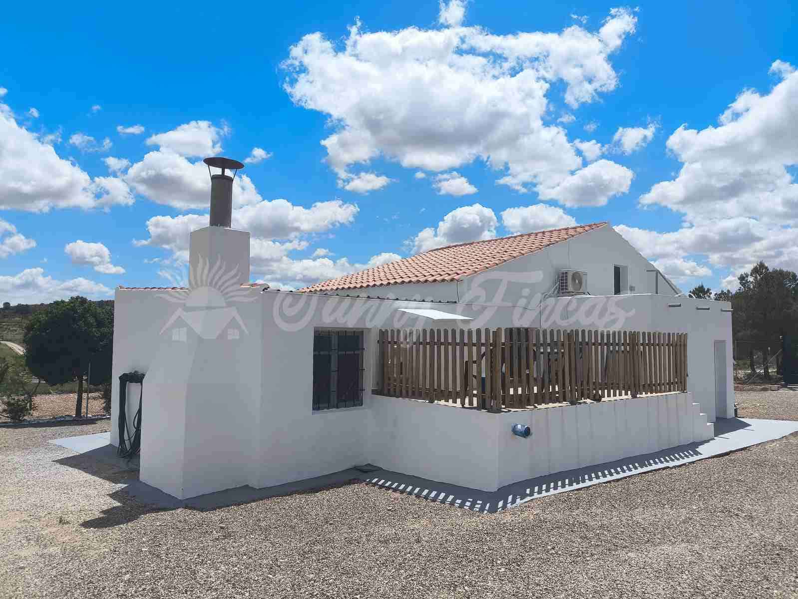 2 bedroom Finca/Country House for sale in Yecla with pool garage - € 250,000 (Ref: 8954851)
