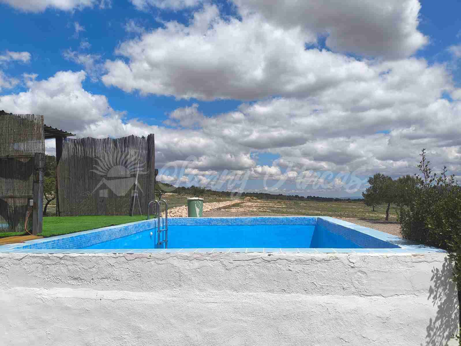 2 bedroom Finca/Country House for sale in Yecla with pool garage - € 250,000 (Ref: 8954851)