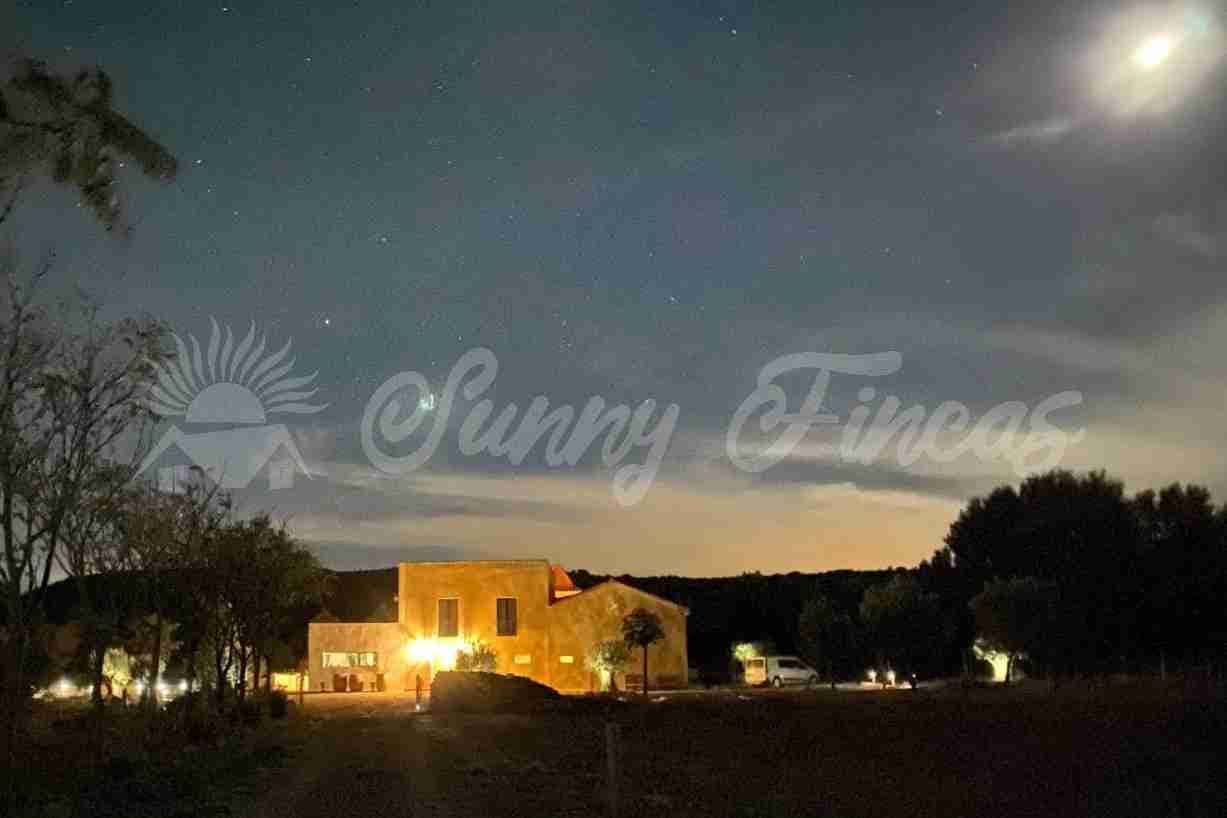 Pensión/Hostal de 5 habitaciones en Almansa en venta con garaje - 799.000 € (Ref: 9006344)