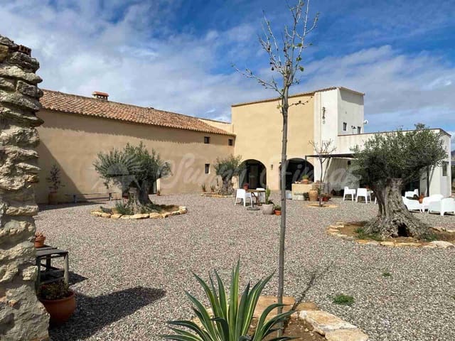 5 bedroom Guesthouse/B & B for sale in Almansa with garage - € 799,000 (Ref: 9006344)