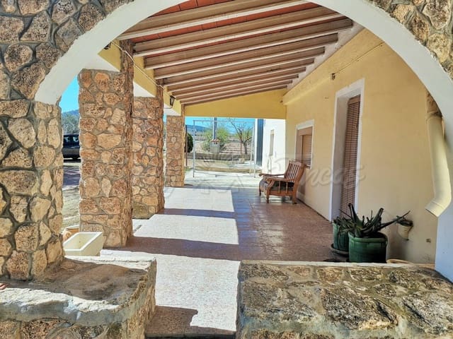 Finca/Casa Rural de 5 habitaciones en Yecla en venta con piscina garaje - 219.000 € (Ref: 9006552)