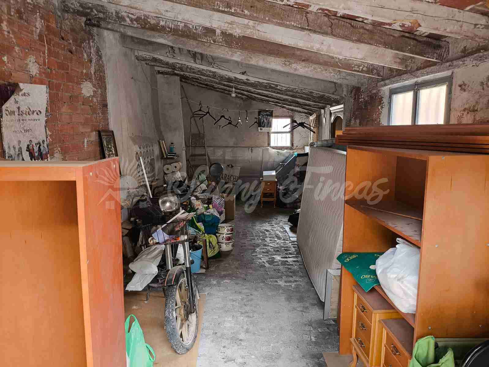 3 soveværelse Byhus til salg i Yecla med garage - € 99.000 (Ref: 9032626)